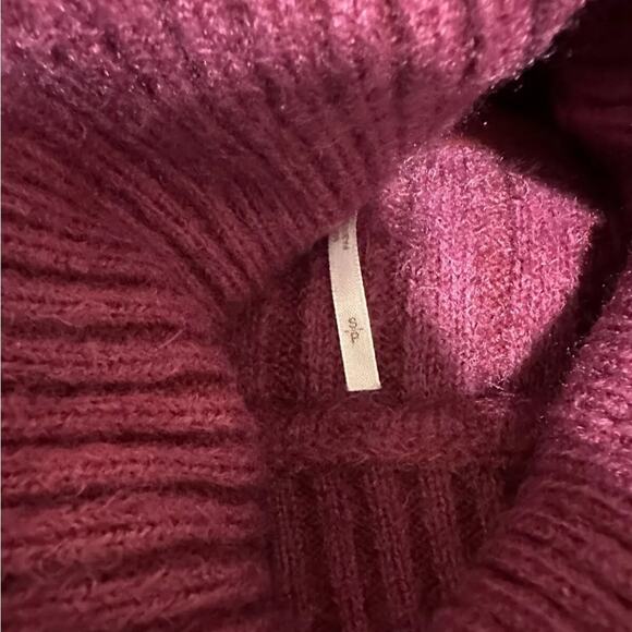 Free People Oversized Turtleneck Sweater Super Soft - Picture 2 of 5